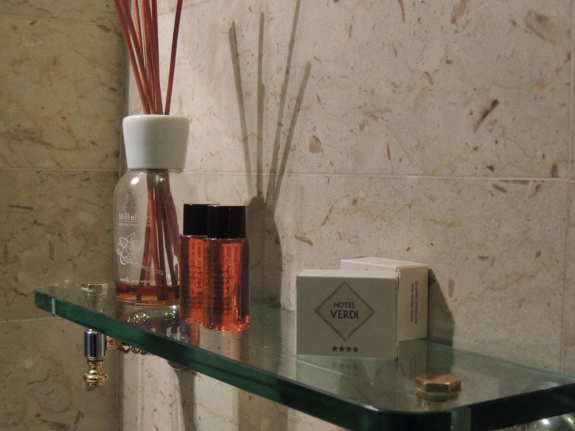 Hotel Verdi Boutique Hotel Parma Esterno foto