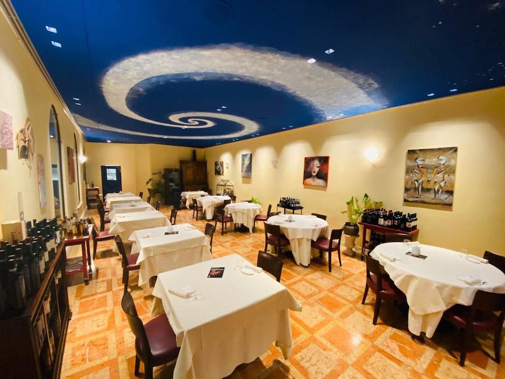 Hotel Verdi Boutique Hotel Parma Esterno foto