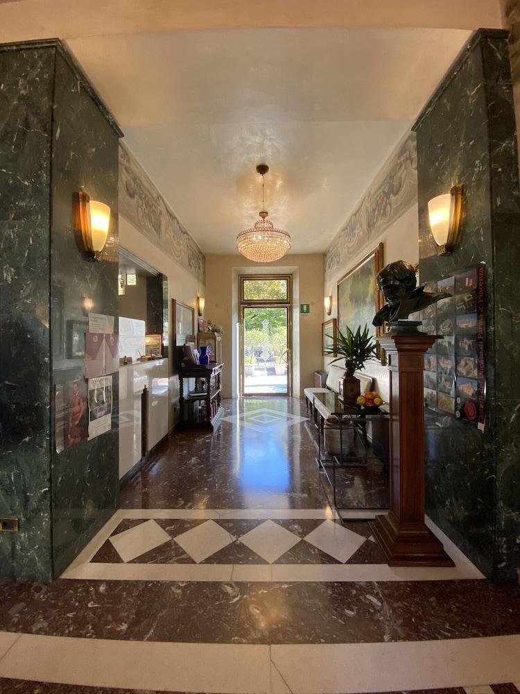 Hotel Verdi Boutique Hotel Parma Esterno foto