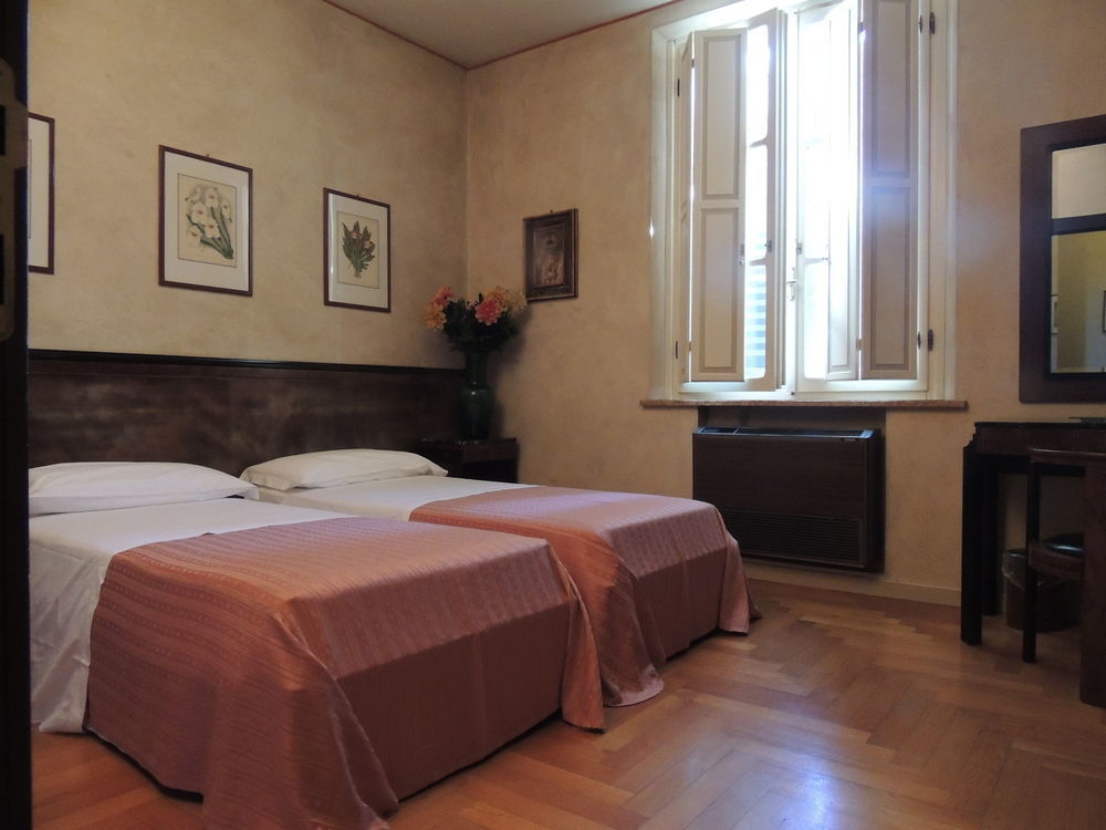 Hotel Verdi Boutique Hotel Parma Esterno foto