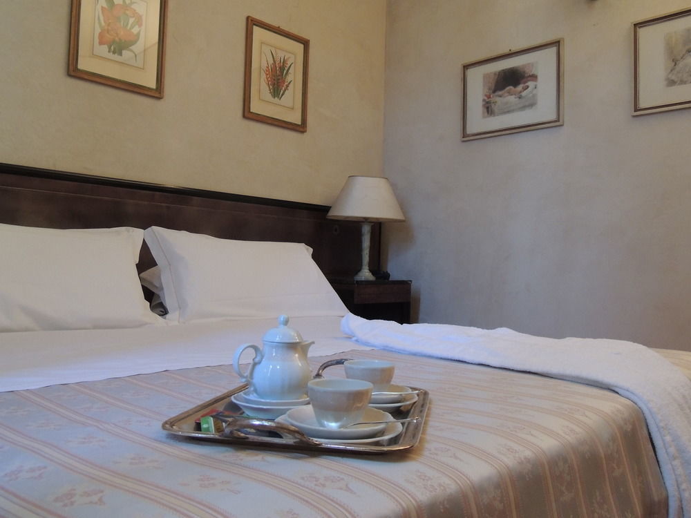 Hotel Verdi Boutique Hotel Parma Esterno foto